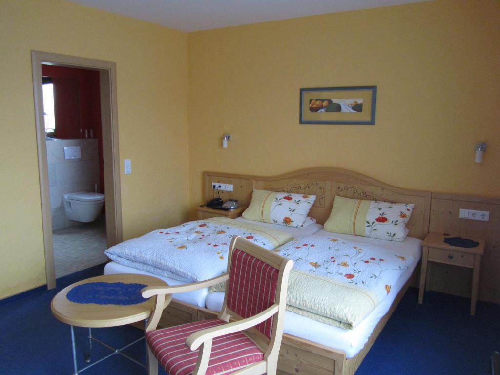 Hotel Zur Burg Nuerburg Quarto foto