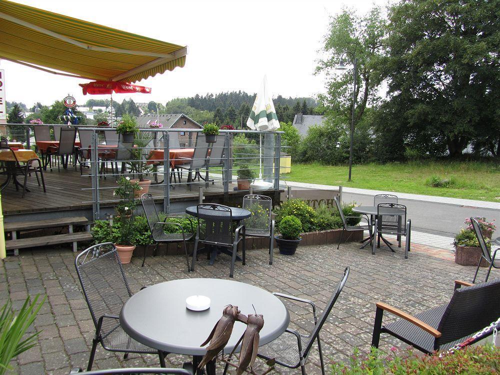 Hotel Zur Burg Nuerburg Exterior foto